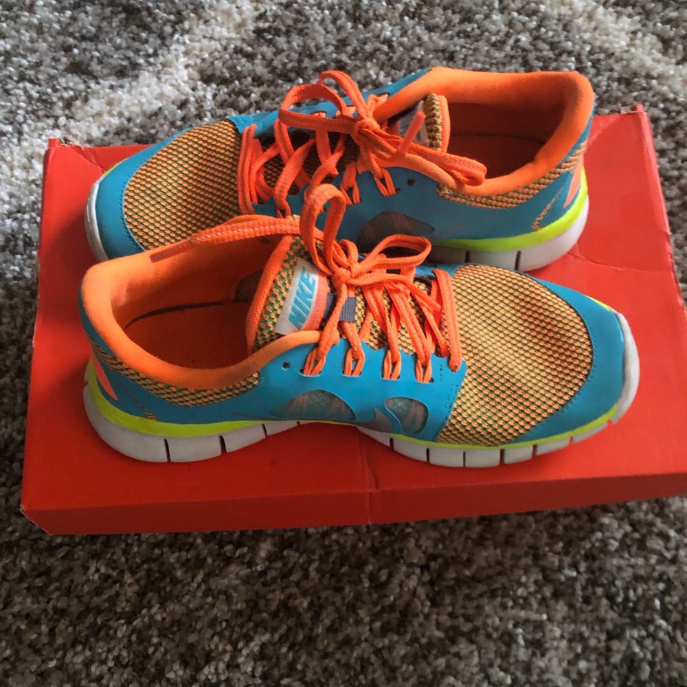 Nike Running Shoe 5.5 Kids